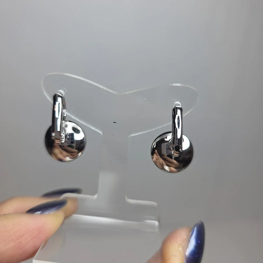Swarovski elegant leverback